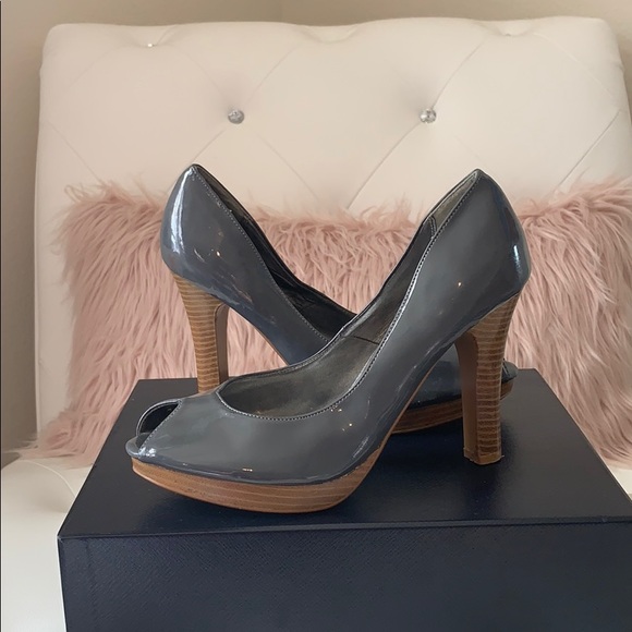 Preloved Charlotte Russe Vintage Athena Patent Pum - Picture 1 of 8